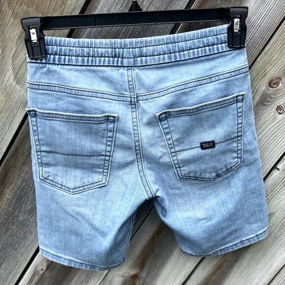 Signature Levi's Pull-On Boy Jean Shorts, Sz Medium - Picture 2 of 6